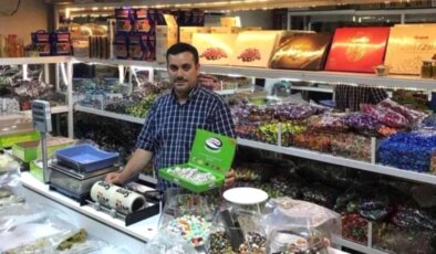 Adana’da Otomobil Kontrolden Çıkarak Kuruyemiş Dükkanına Girdi, İş Yeri Sahibi Hayatını Kaybetti